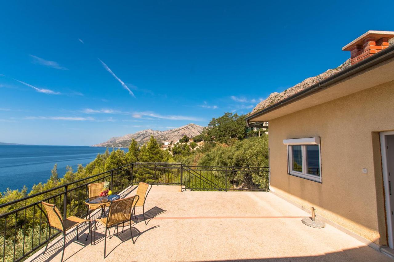 Near The Beach Apartments Jagodia Brela Extérieur photo