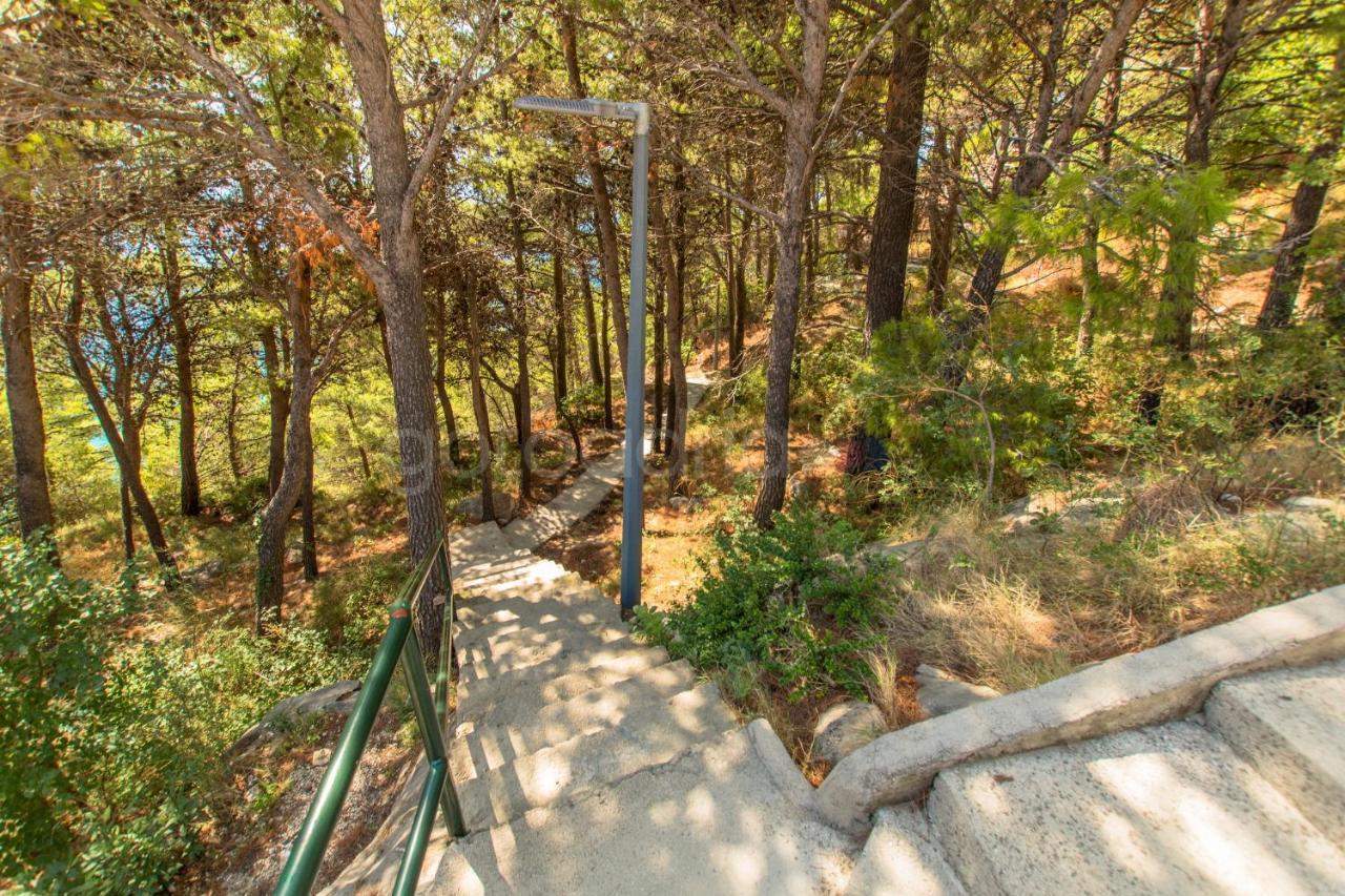 Near The Beach Apartments Jagodia Brela Extérieur photo