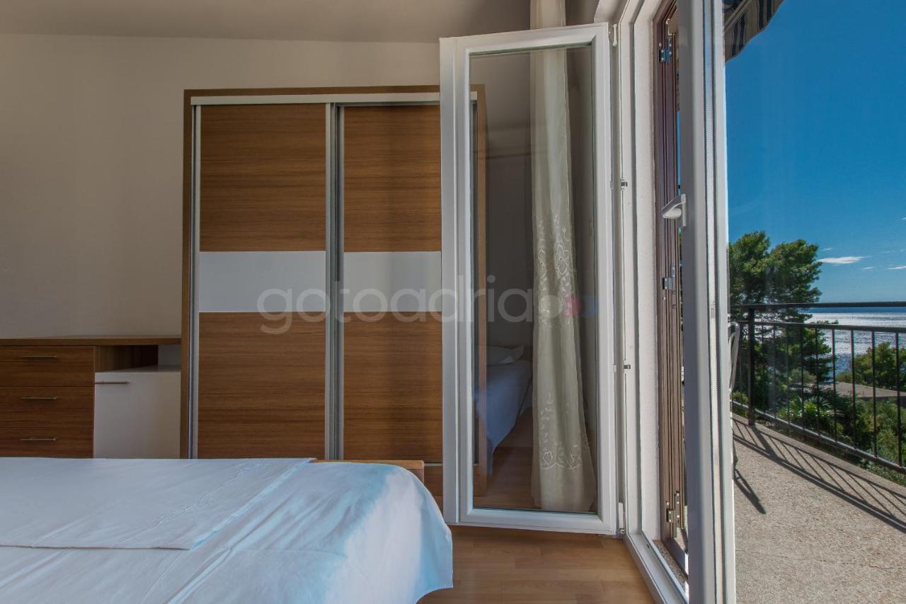 Near The Beach Apartments Jagodia Brela Extérieur photo