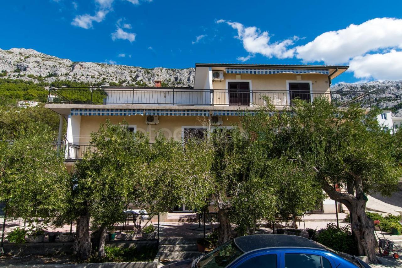 Near The Beach Apartments Jagodia Brela Extérieur photo