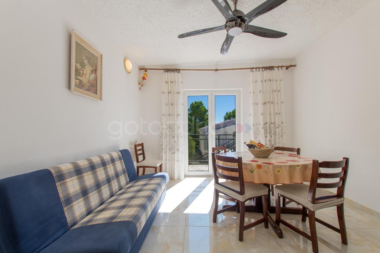 Near The Beach Apartments Jagodia Brela Extérieur photo