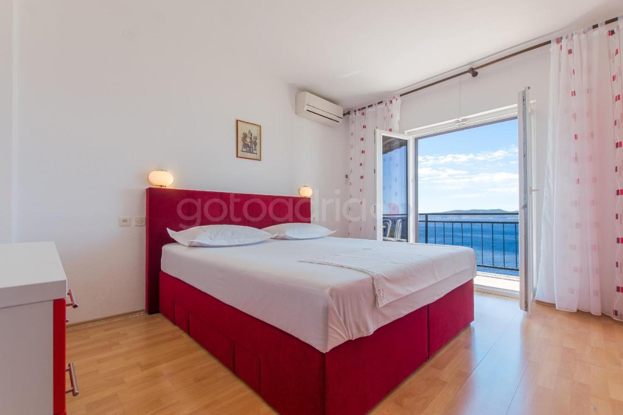 Near The Beach Apartments Jagodia Brela Extérieur photo