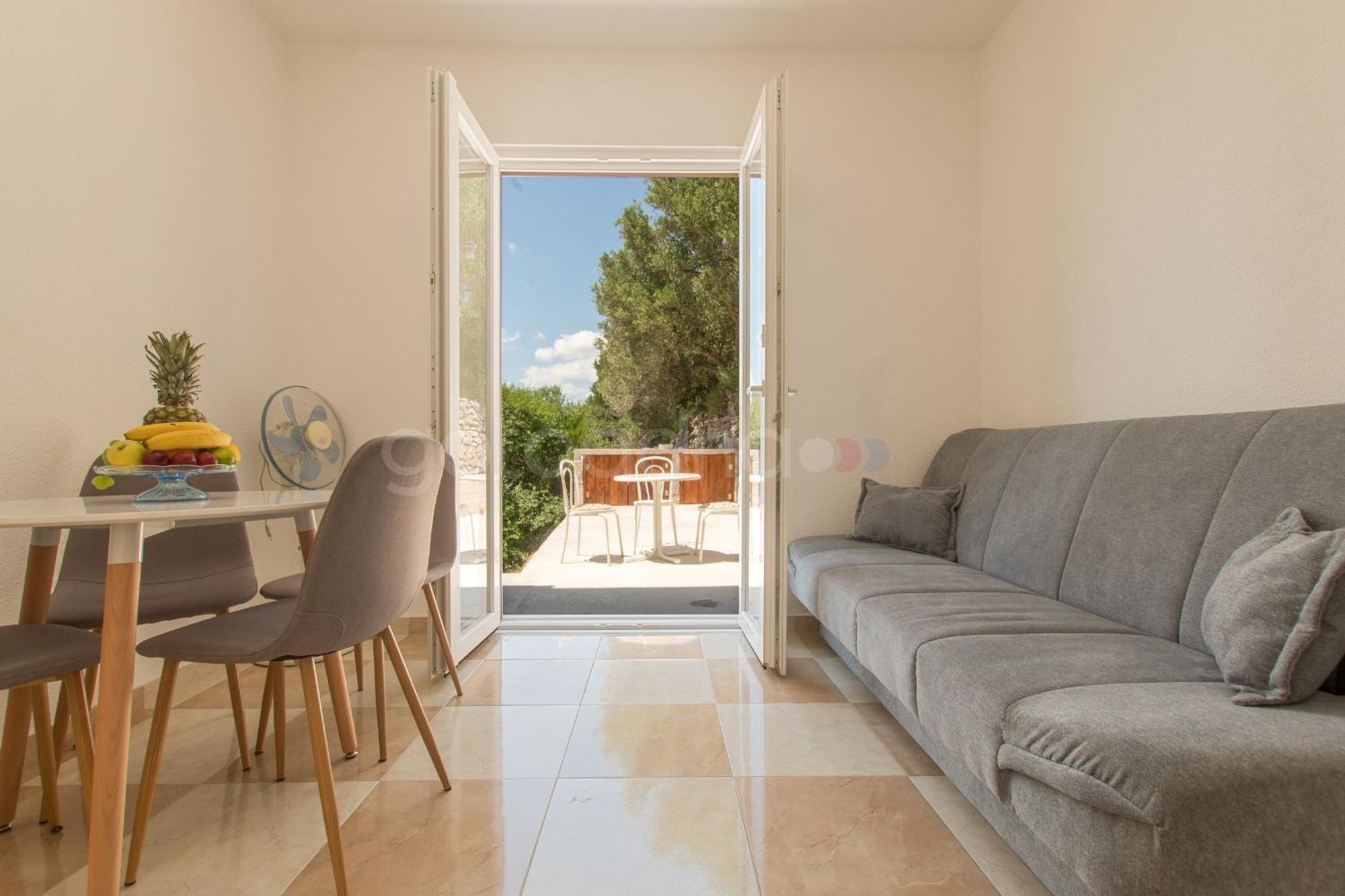 Near The Beach Apartments Jagodia Brela Extérieur photo