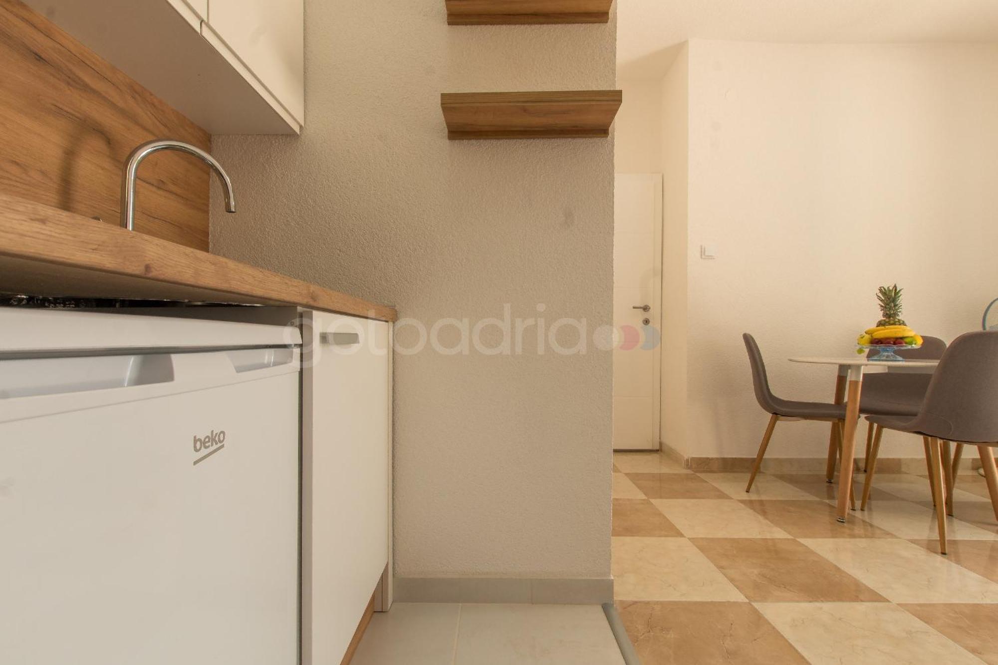 Near The Beach Apartments Jagodia Brela Extérieur photo