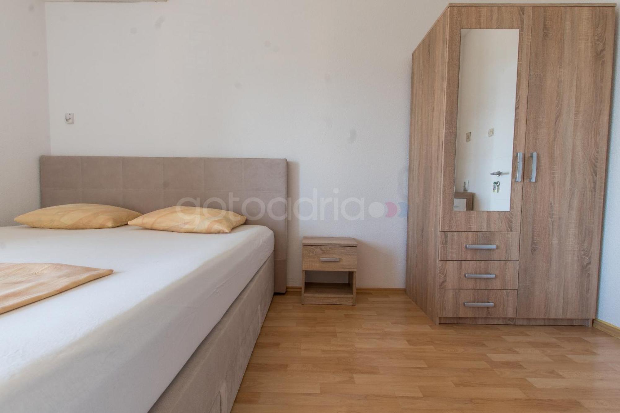 Near The Beach Apartments Jagodia Brela Extérieur photo